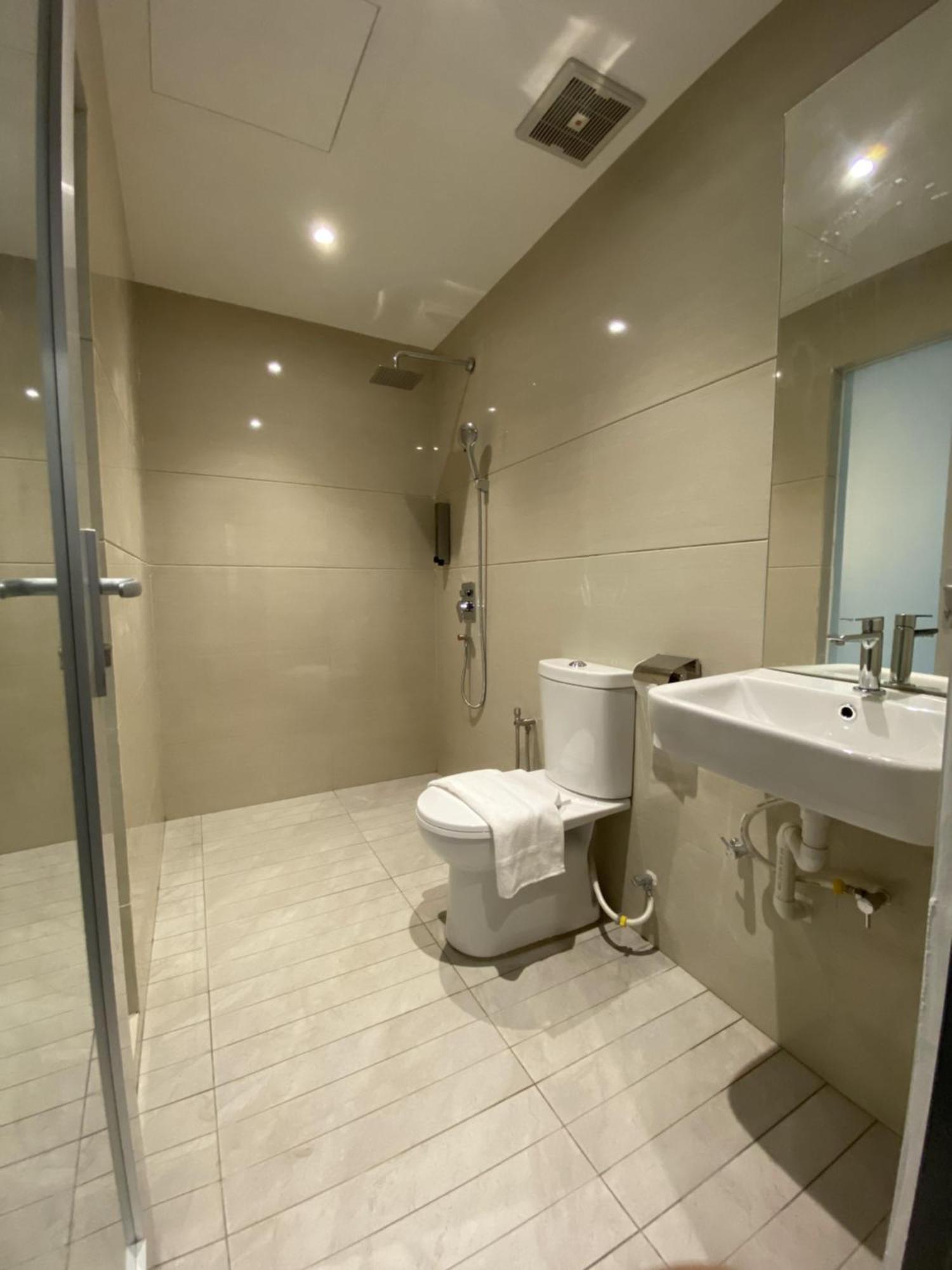T Hotel Jalan Sultanah 阿罗士打 外观 照片