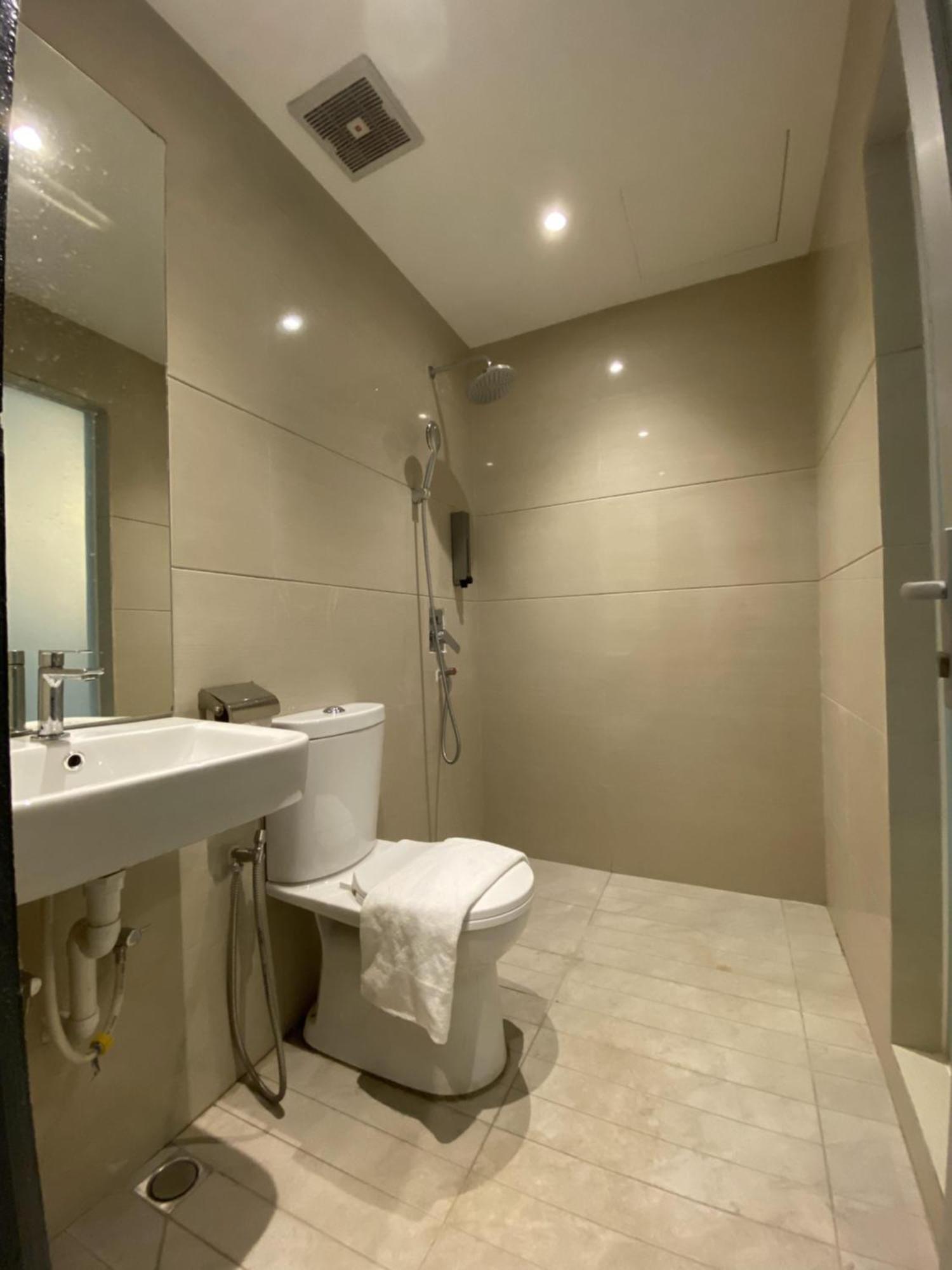 T Hotel Jalan Sultanah 阿罗士打 外观 照片